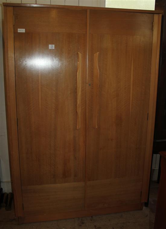 1930s light oak wardrobe(-)